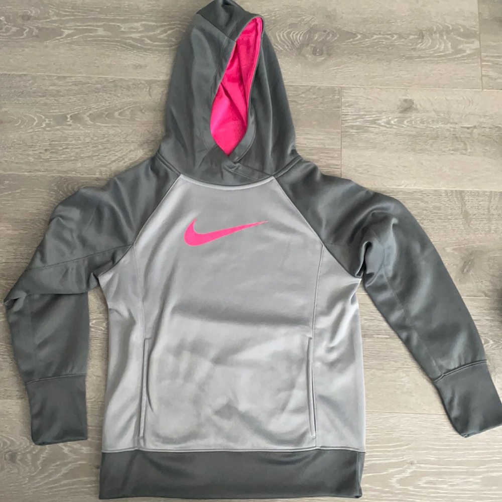 Girls nike thermo fit pull over sweater